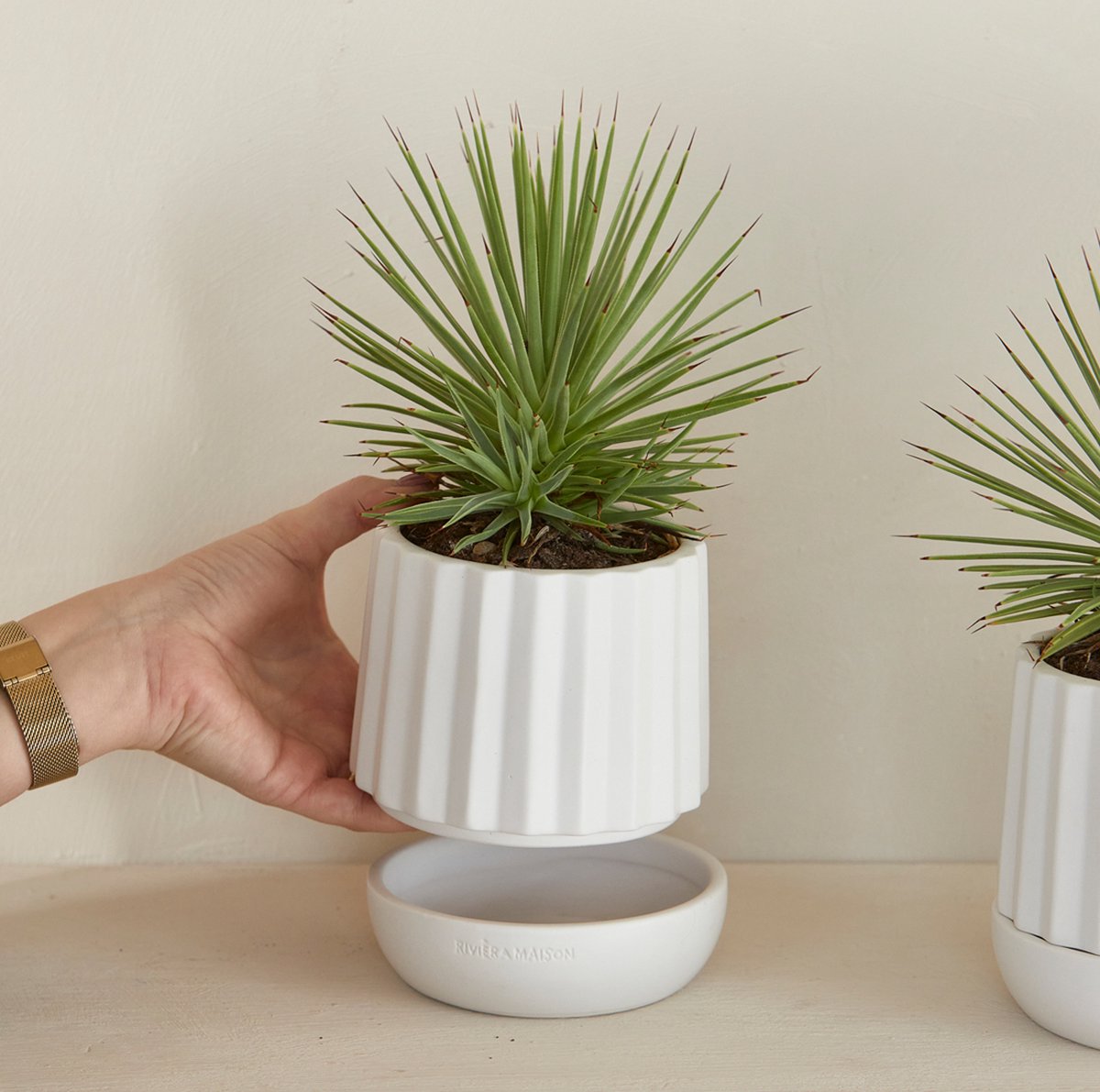  Riviera Maison Plantenbak Rond, Bloempot Met Ribbel - RM Let It Grow Planter - Wit - Porselein - Maat S