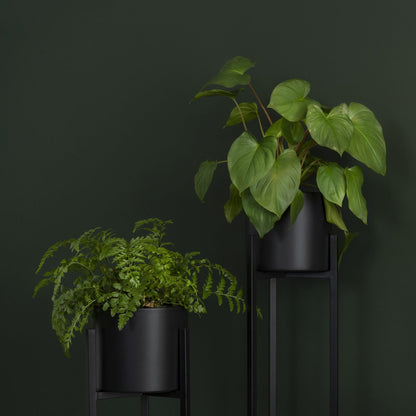  QUVIO Plantenstandaard Inclusief Pot - Staande Plantenbak - Metaal - Plantenbak - Plantenhouders - Planten Zuilen - Voor Buiten - Bloempot - 22 X 22 X 90 Cm - Zwart