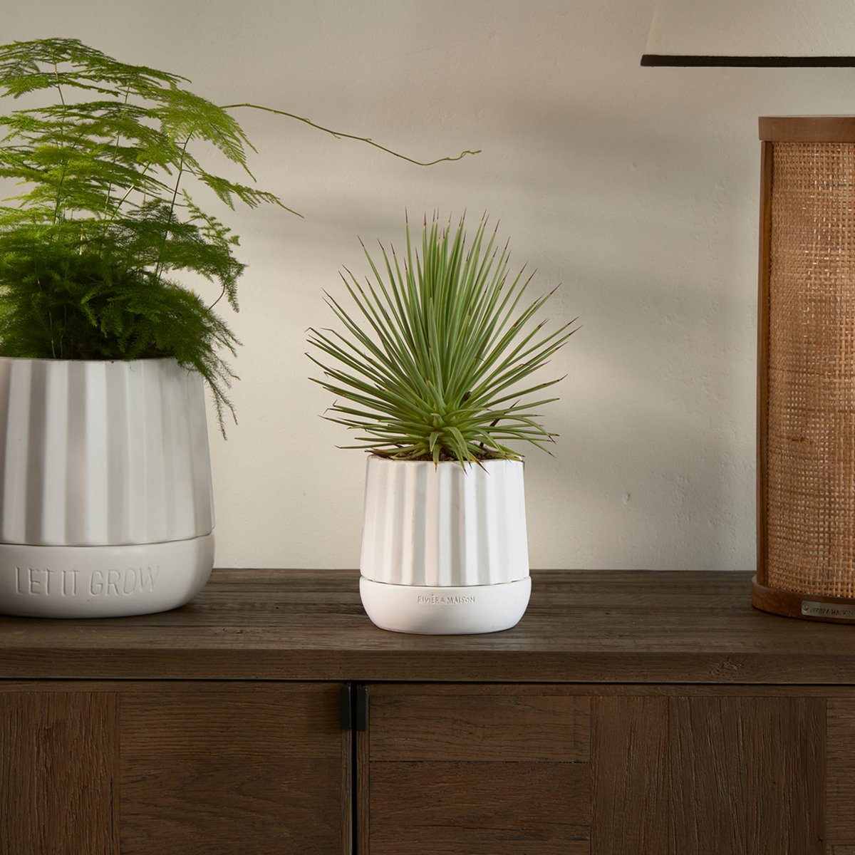  Riviera Maison Plantenbak Rond, Bloempot Met Ribbel - RM Let It Grow Planter - Wit - Porselein - Maat S