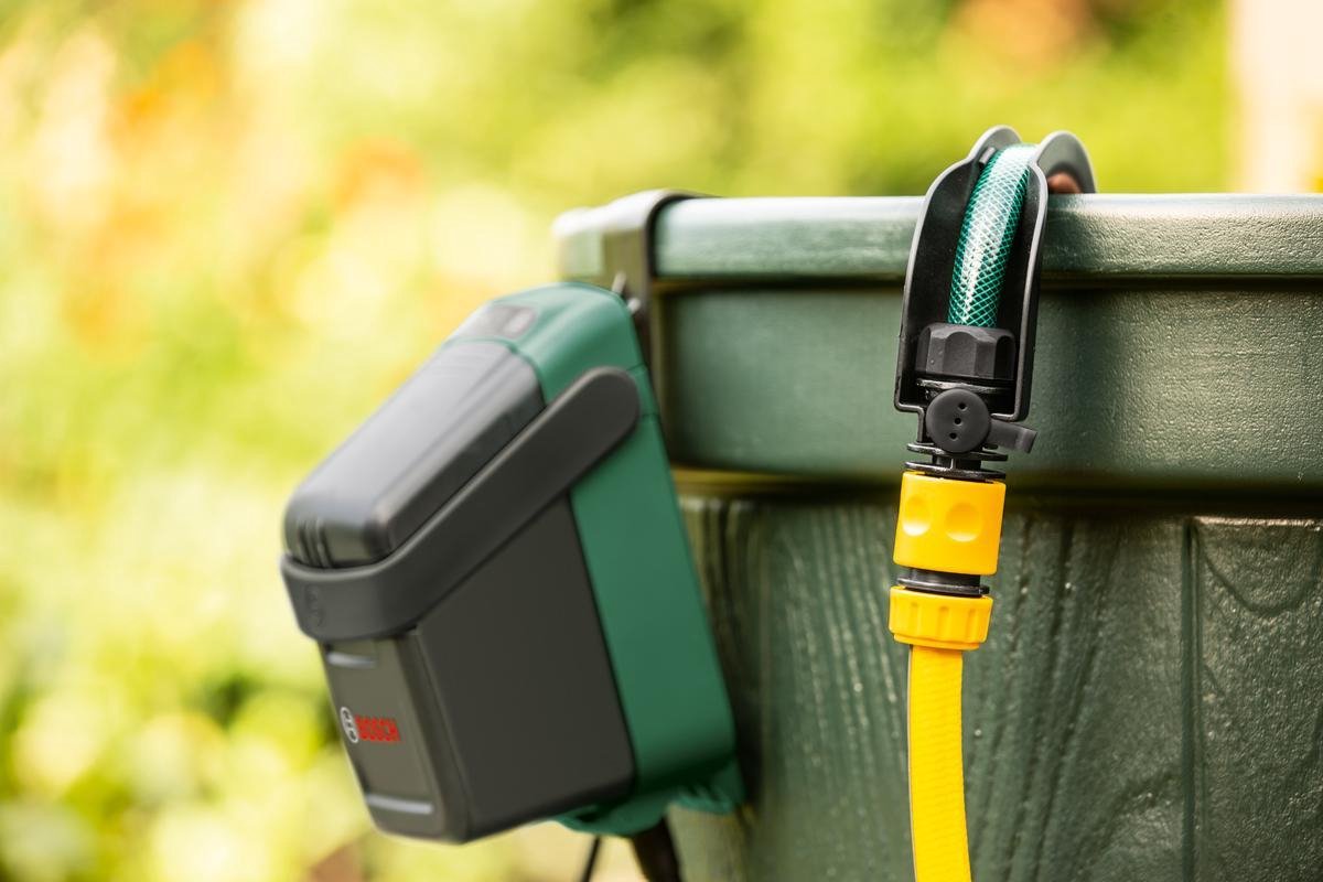  Bosch GardenPump 18 Accu Regentonpomp - Met 1 X 18 V Accu En Lader